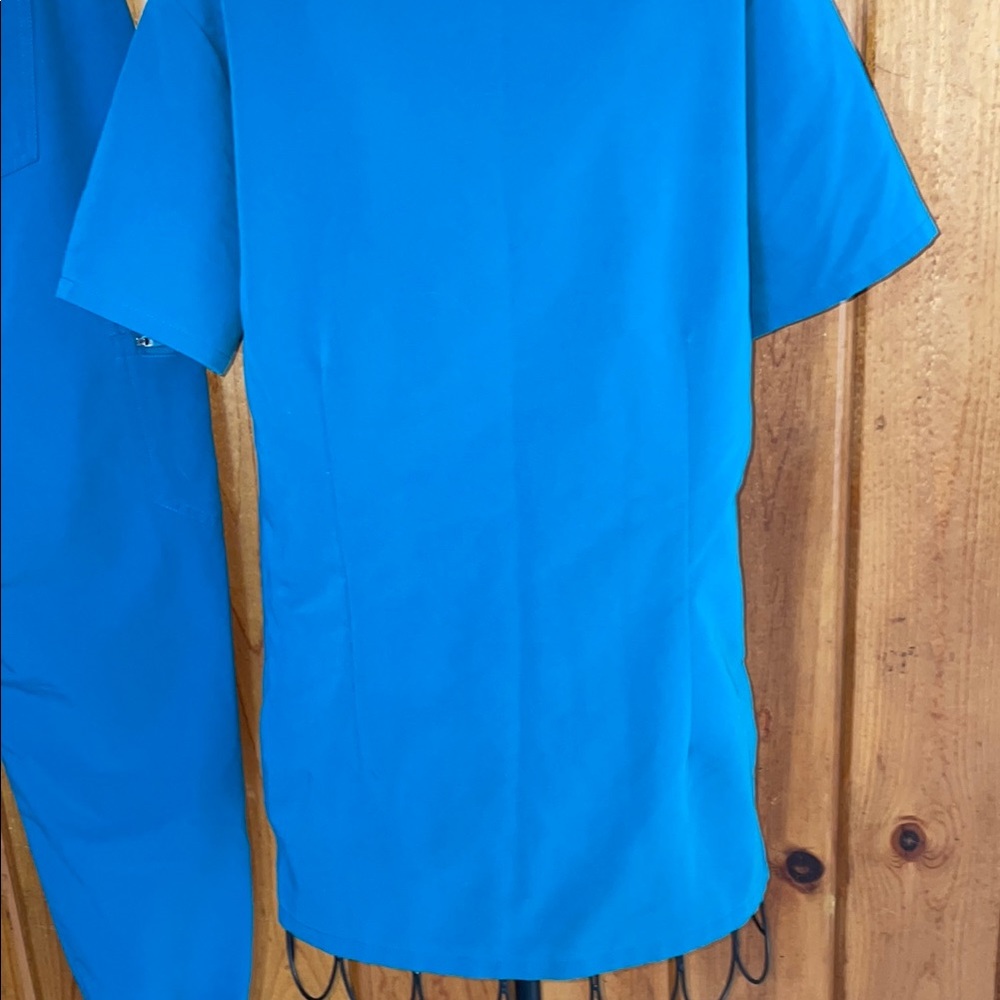 Blue Scrub Set with Jogger Pants blue fig scrubs size small/XS Zamora/caterina - Picture 13 of 16